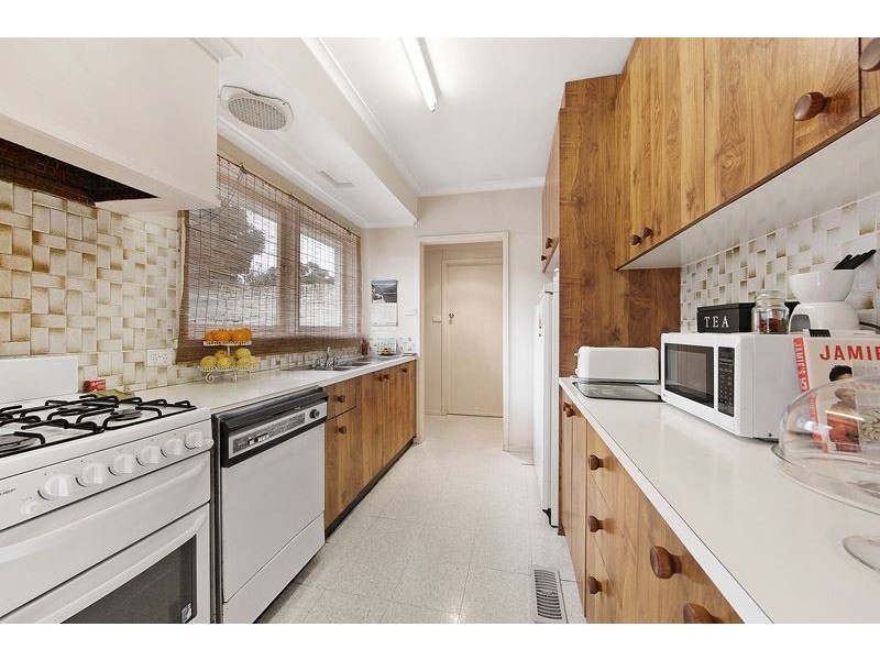 2 Howell Drive, Mount Waverley VIC 3149