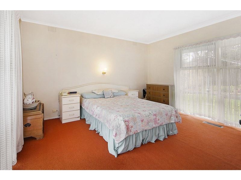 2 Howell Drive, Mount Waverley VIC 3149