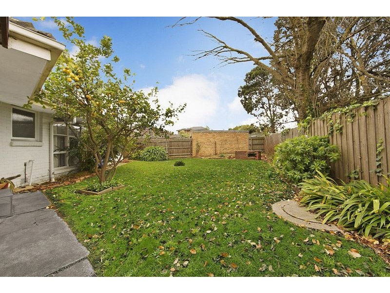 2 Howell Drive, Mount Waverley VIC 3149