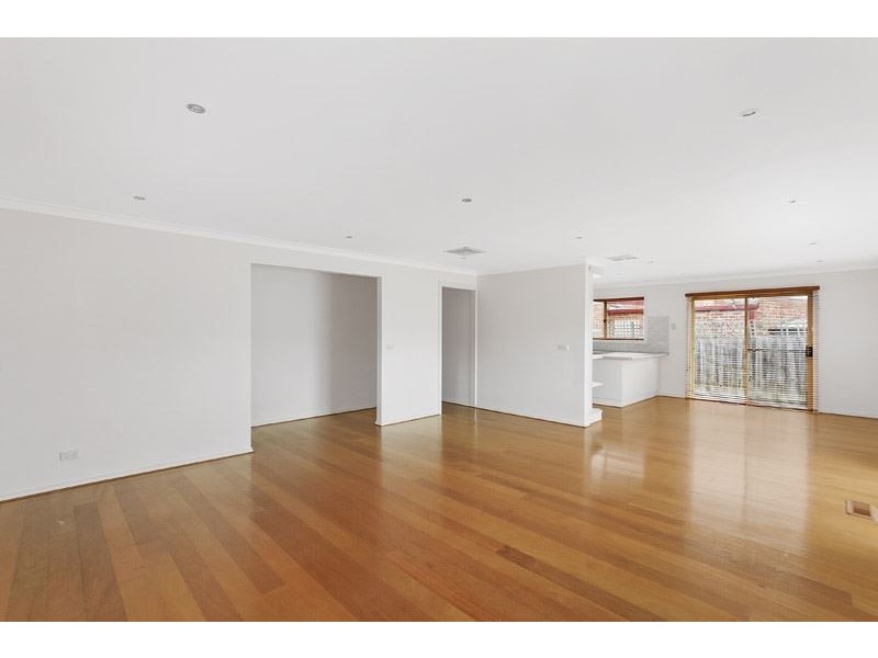 212 Mahoneys Road, Burwood East VIC 3151