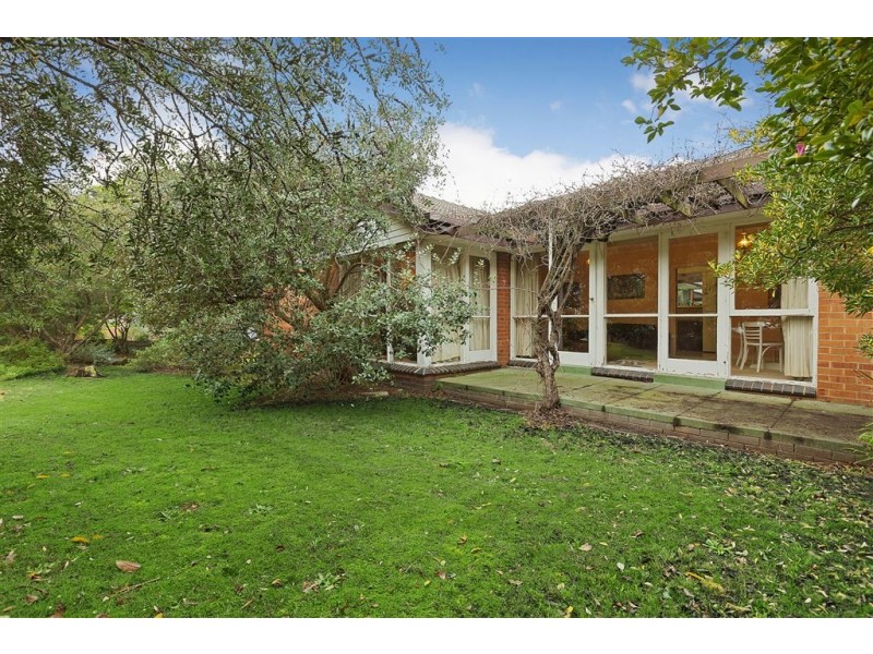 18 Amber Grove, Mount Waverley VIC 3149