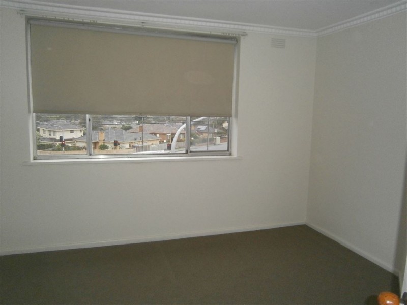 2/60 Ferntree Gully Road, Oakleigh VIC 3166