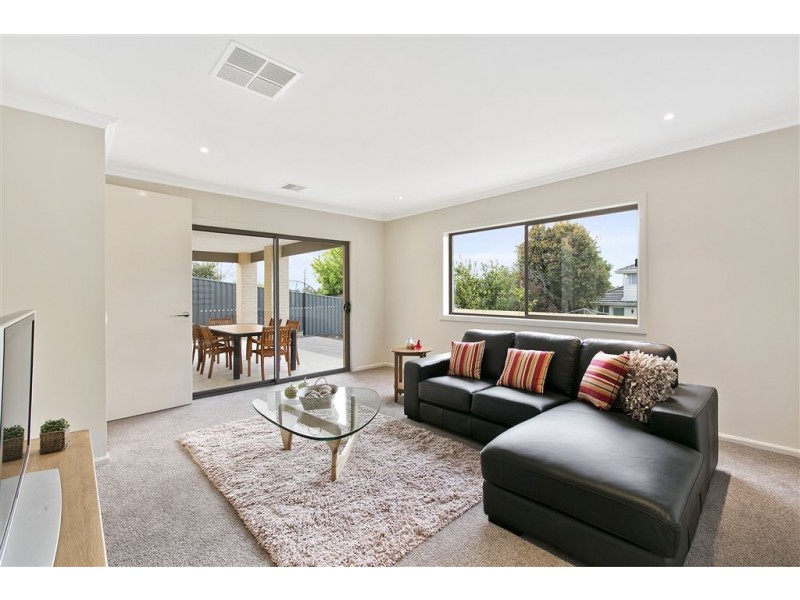 5 Summit Crescent, Glen Waverley VIC 3150