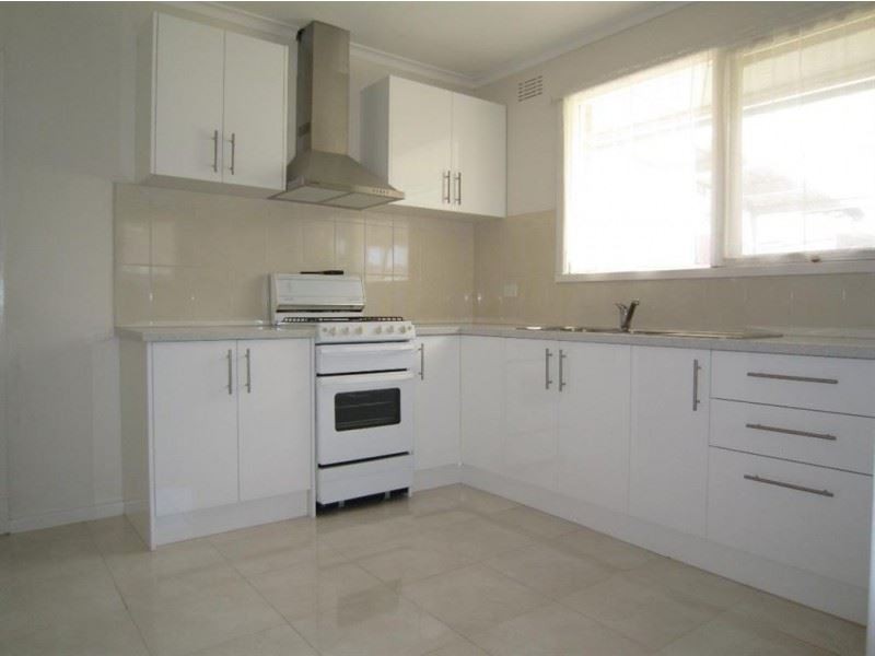 8 Statesman Avenue, Burwood East VIC 3151