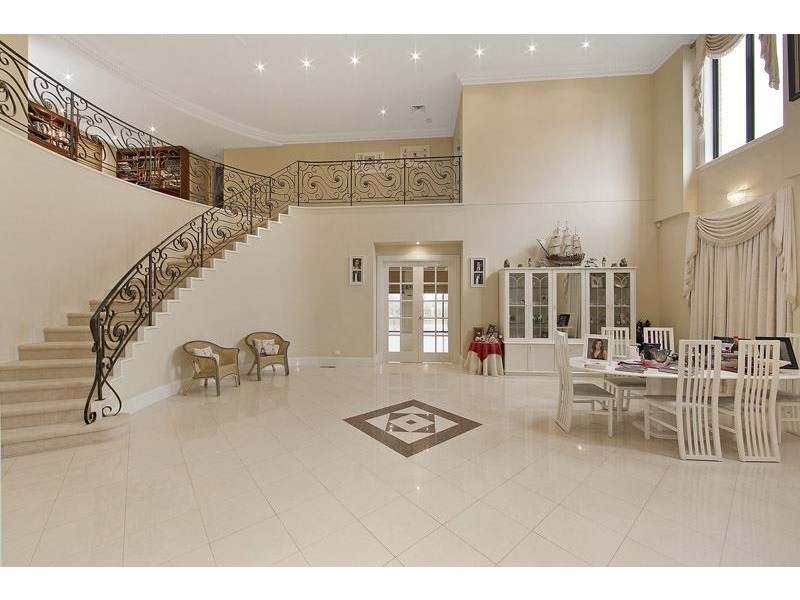 7 Belvedere Avenue, Wheelers Hill VIC 3150