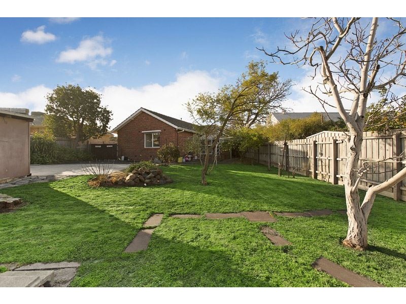 44 Charlton Street, Mount Waverley VIC 3149