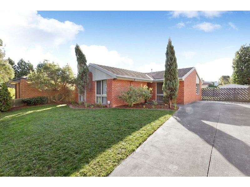 60 Peppermint Grove, Knoxfield VIC 3180
