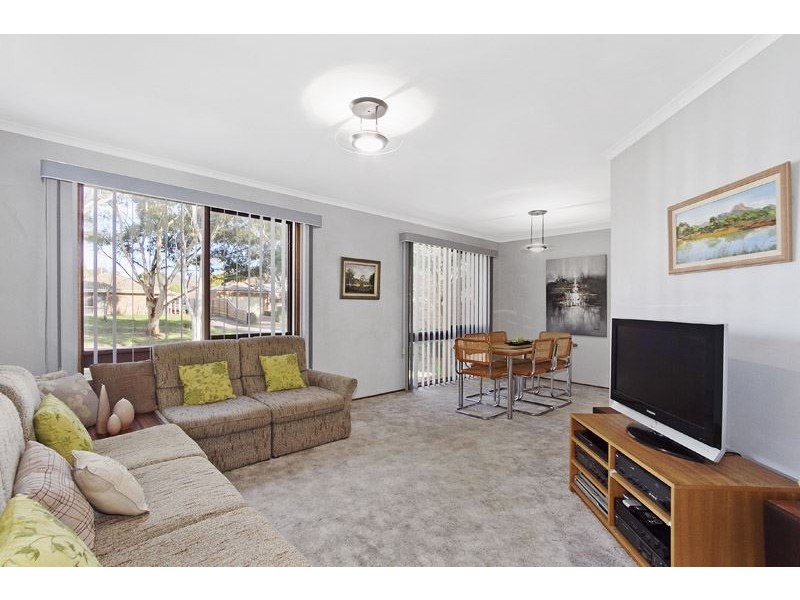 60 Peppermint Grove, Knoxfield VIC 3180