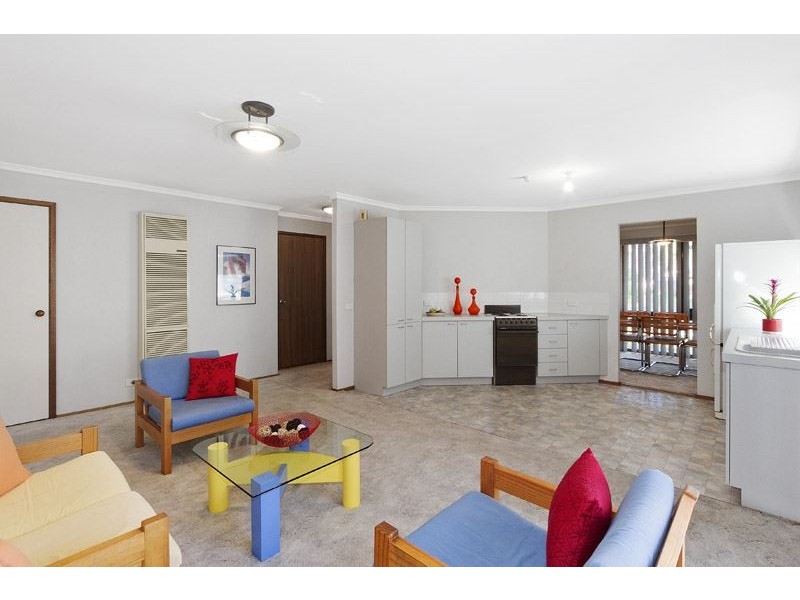 60 Peppermint Grove, Knoxfield VIC 3180