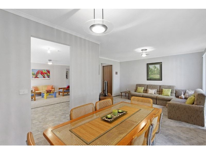 60 Peppermint Grove, Knoxfield VIC 3180