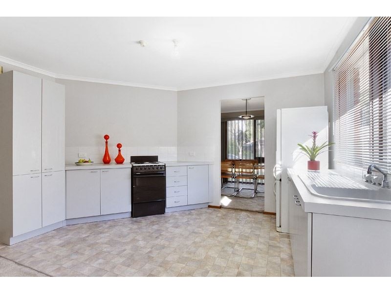 60 Peppermint Grove, Knoxfield VIC 3180