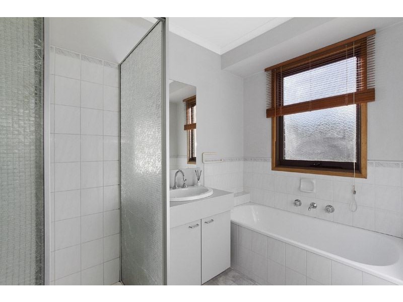 60 Peppermint Grove, Knoxfield VIC 3180