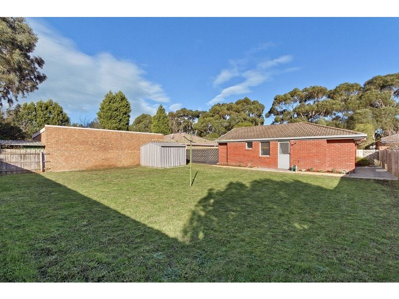 60 Peppermint Grove, Knoxfield VIC 3180
