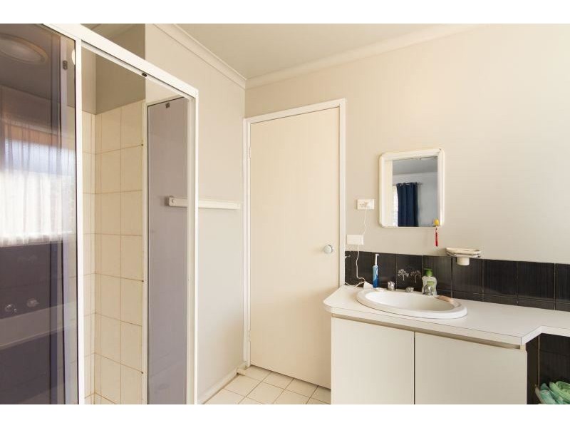 19 Shiraz Crescent, Narre Warren VIC 3805