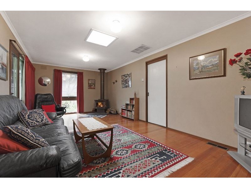 6 Cambrian Crescent, Wheelers Hill VIC 3150