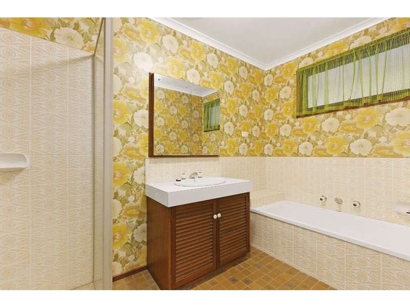 6 Cambrian Crescent, Wheelers Hill VIC 3150