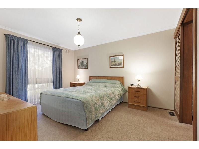 6 Cambrian Crescent, Wheelers Hill VIC 3150