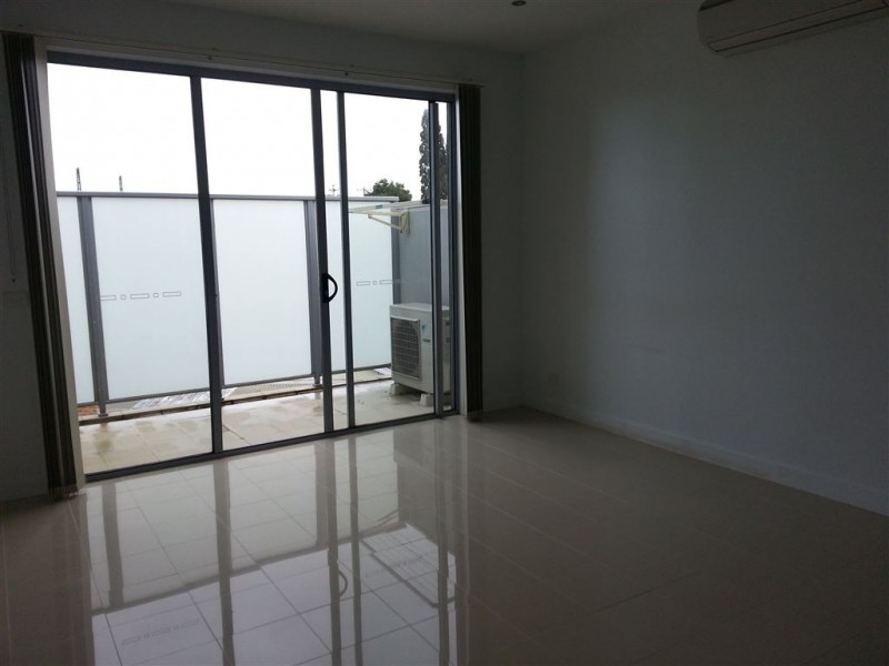 8/1426 Centre Road, Clayton South VIC 3169