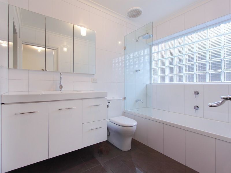 2 Blenheim Avenue, Glen Waverley VIC 3150