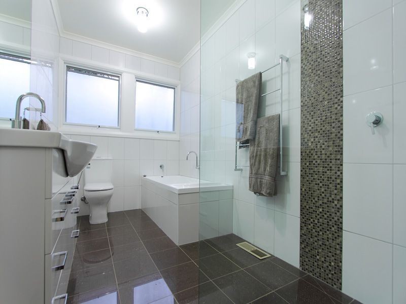 2 Blenheim Avenue, Glen Waverley VIC 3150