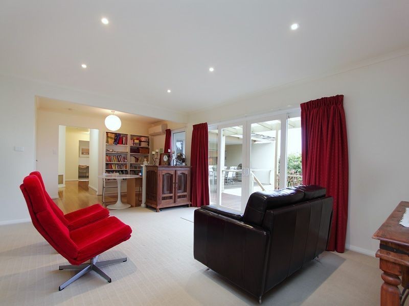 2 Blenheim Avenue, Glen Waverley VIC 3150