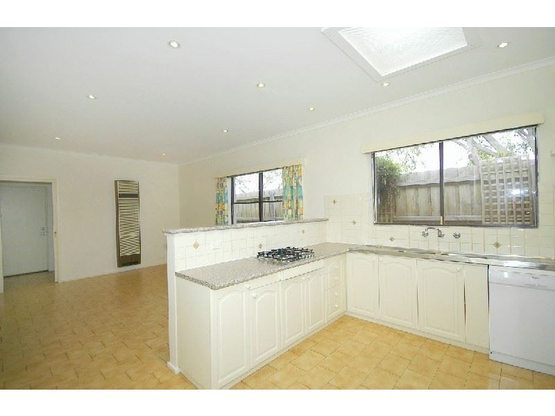 18 Sandgate Avenue, Glen Waverley VIC 3150