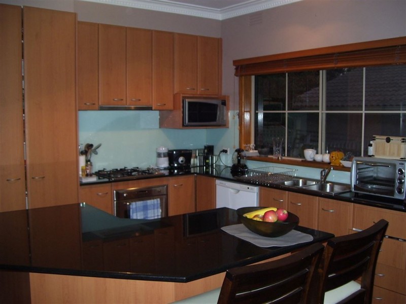 1/98 Bogong Avenue, Glen Waverley VIC 3150