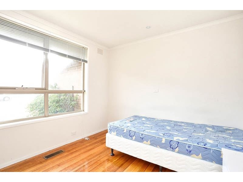 8 Whitehaven Crescent, Mulgrave VIC 3170