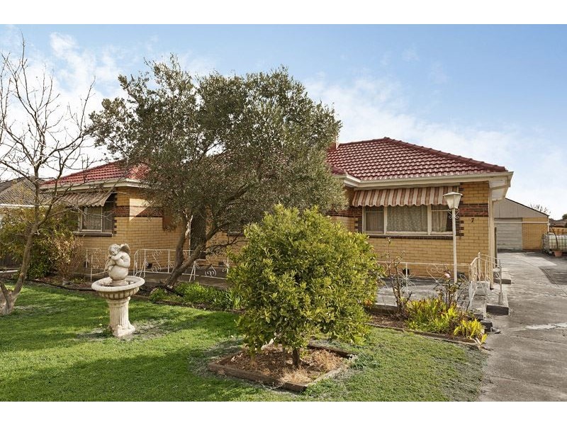 7 Wordsworth Avenue, Clayton South VIC 3169