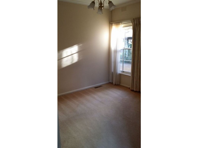 13 Thompson Street, Glen Waverley VIC 3150