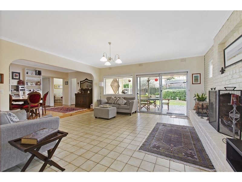 15 Diamond Avenue, Glen Waverley VIC 3150