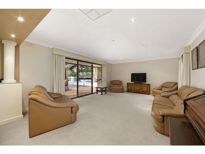 18 Belvedere Avenue, Wheelers Hill VIC 3150