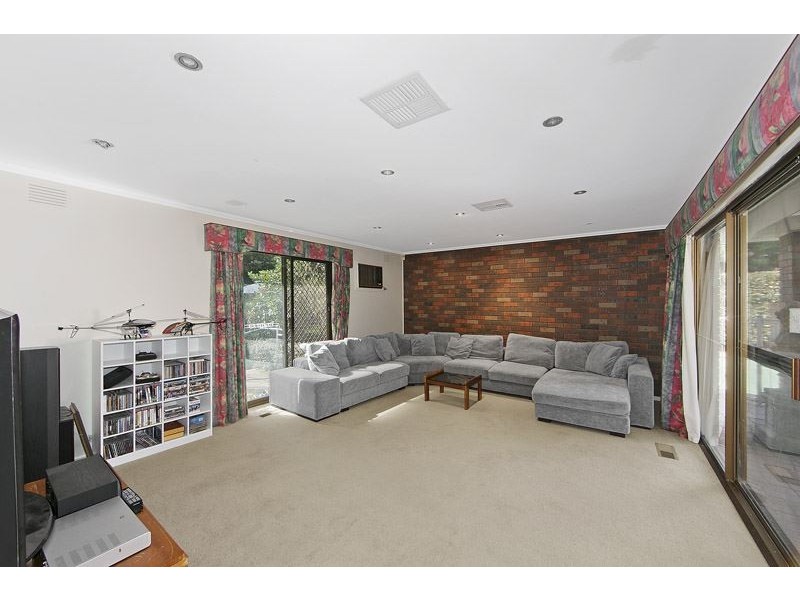 18 Belvedere Avenue, Wheelers Hill VIC 3150