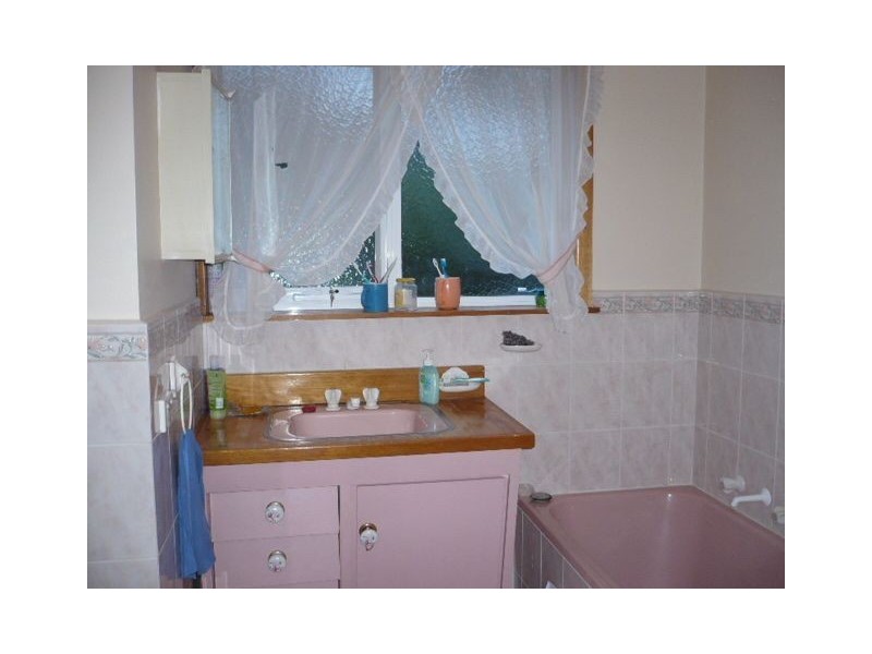 517 Ferntree Gully Road,, Glen Waverley VIC 3150