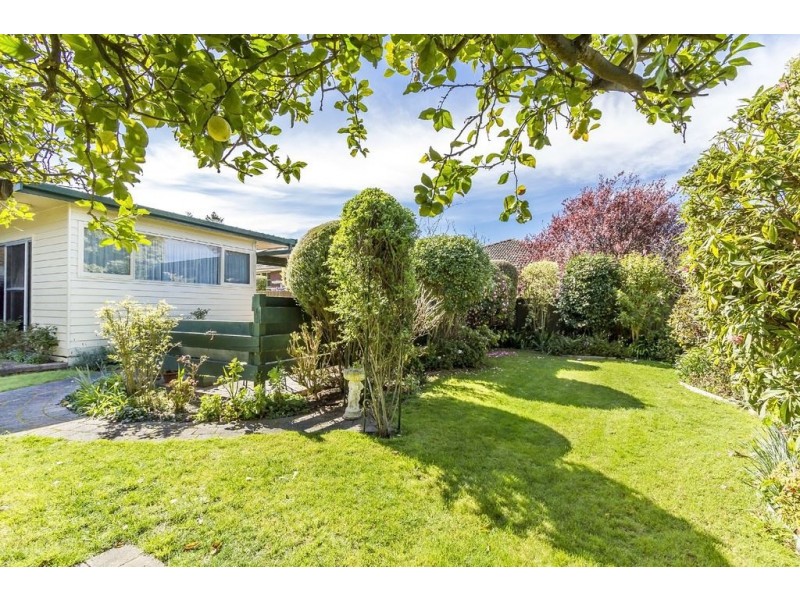 6 Glen Road, Glen Waverley VIC 3150