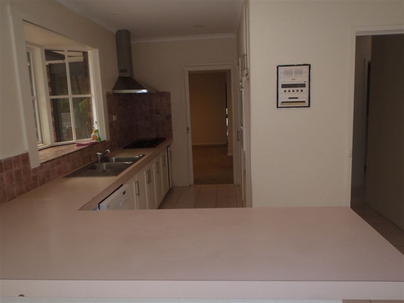 7 Bluegum Avenue, Wheelers Hill VIC 3150