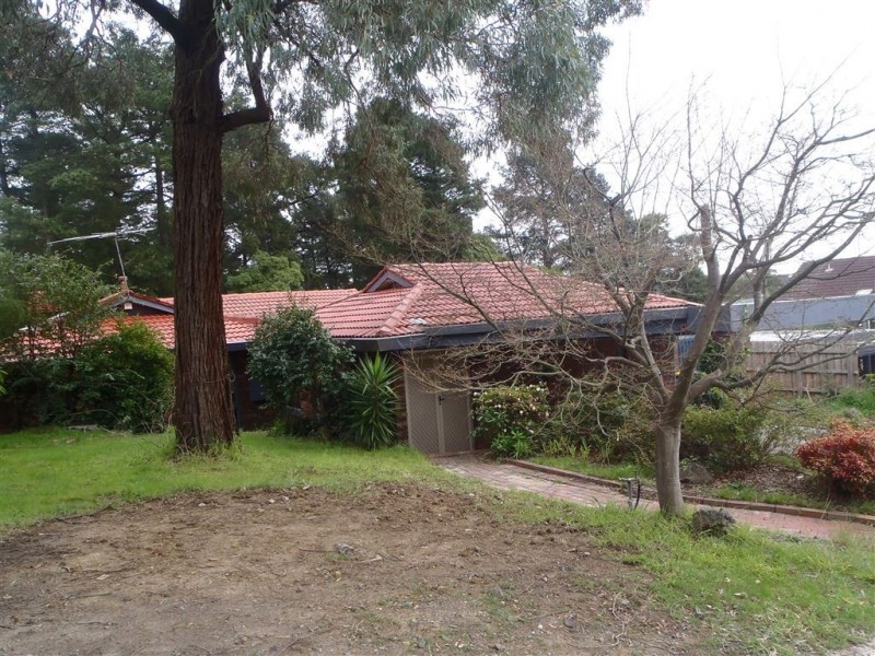 7 Bluegum Avenue, Wheelers Hill VIC 3150