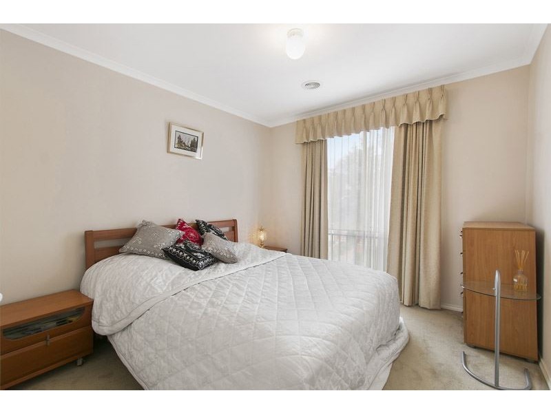 16 Watling Grove, Ferntree Gully VIC 3156