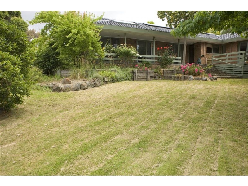 4 Cuthbert Court, Wheelers Hill VIC 3150