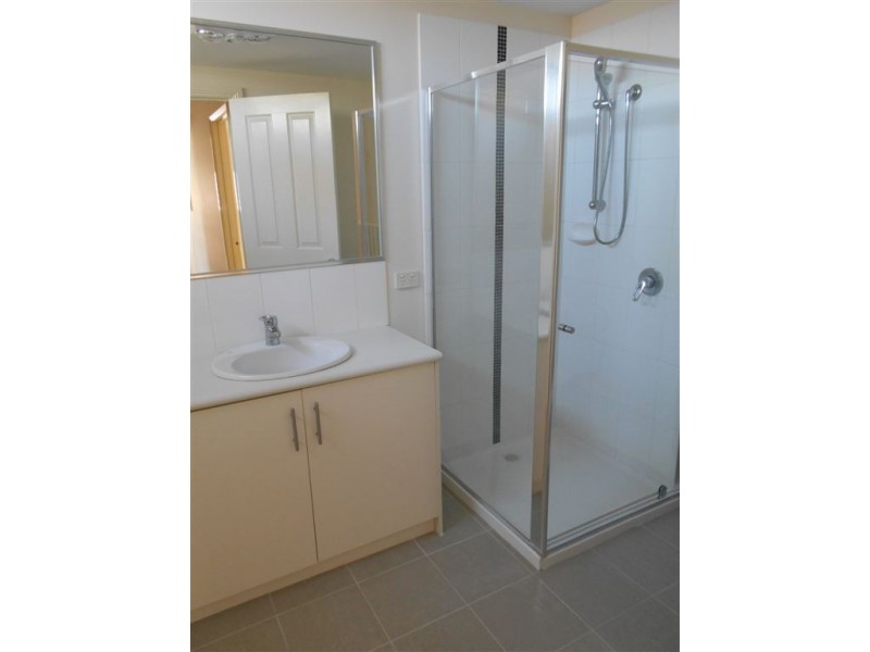 2/28 Heath Avenue, Oakleigh VIC 3166