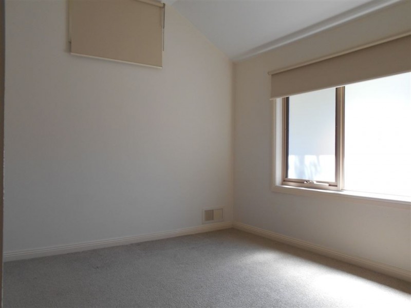 2/28 Heath Avenue, Oakleigh VIC 3166