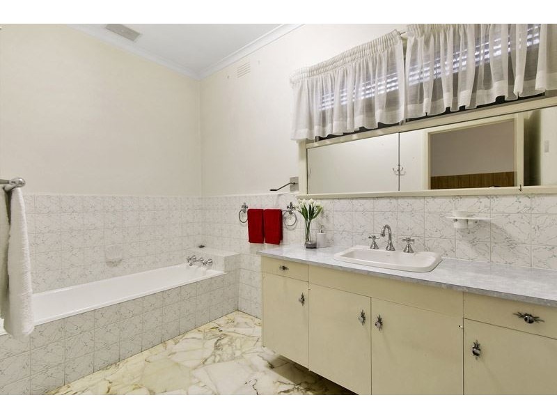 9 Ivanhoe Street, Glen Waverley VIC 3150