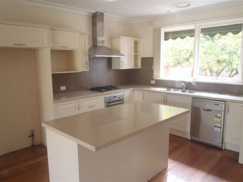2 Windella Crescent, Glen Waverley VIC 3150