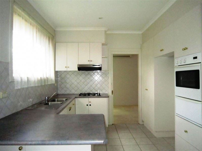 2/11 Wilson Road, Glen Waverley VIC 3150