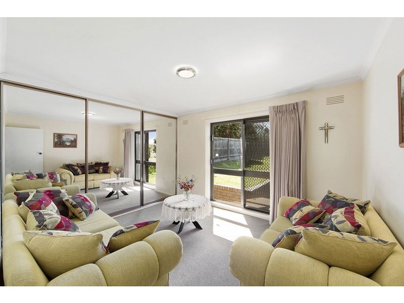 27 Chivers Avenue, Glen Waverley VIC 3150