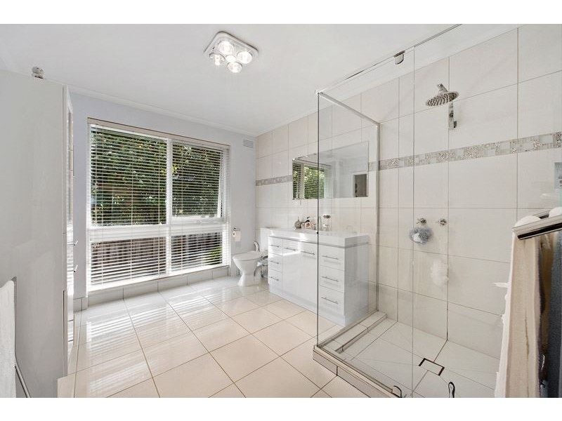 27 Chivers Avenue, Glen Waverley VIC 3150