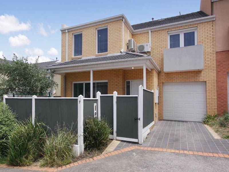 7 Marshall Way, Glen Waverley VIC 3150