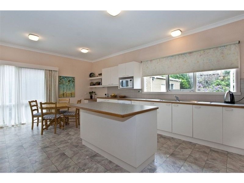 14 Clifford Street, Glen Waverley VIC 3150