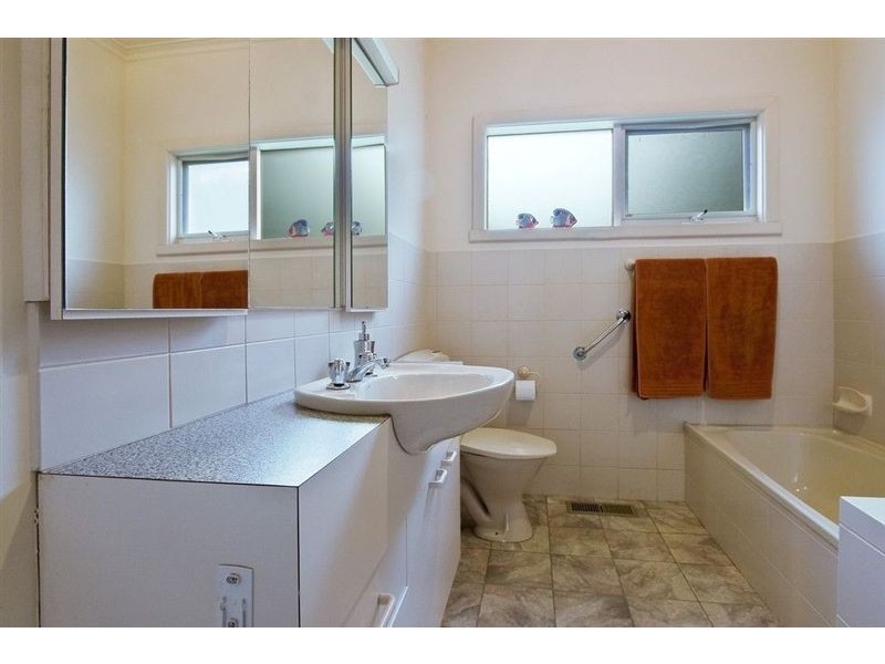 14 Clifford Street, Glen Waverley VIC 3150