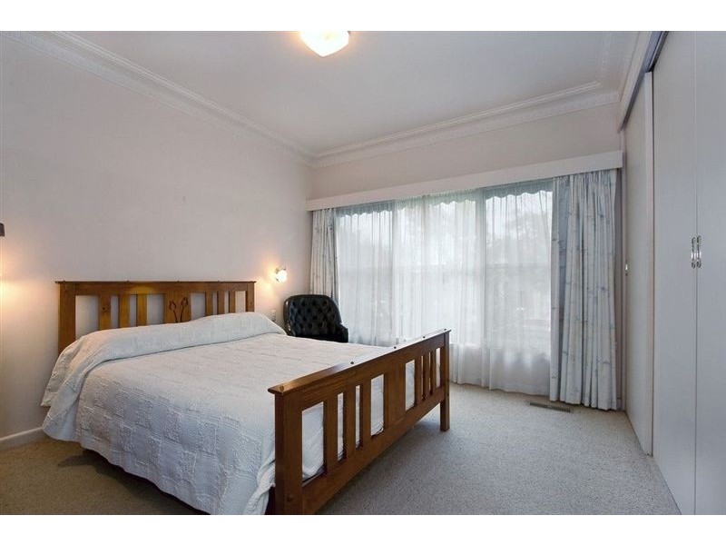 14 Clifford Street, Glen Waverley VIC 3150